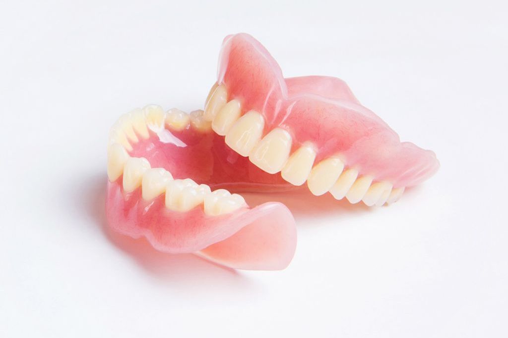 入れ歯（義歯）とは